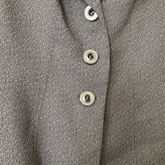 Le Suit Women's Lavender, Purple, white Blazer and Skirt Set - Picture 6 of 9